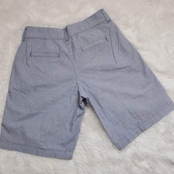 WOMEN'S Seersucker Shorts In Blue And White By Riders By Lee Sz. 10 Euc - Picture 2 of 5